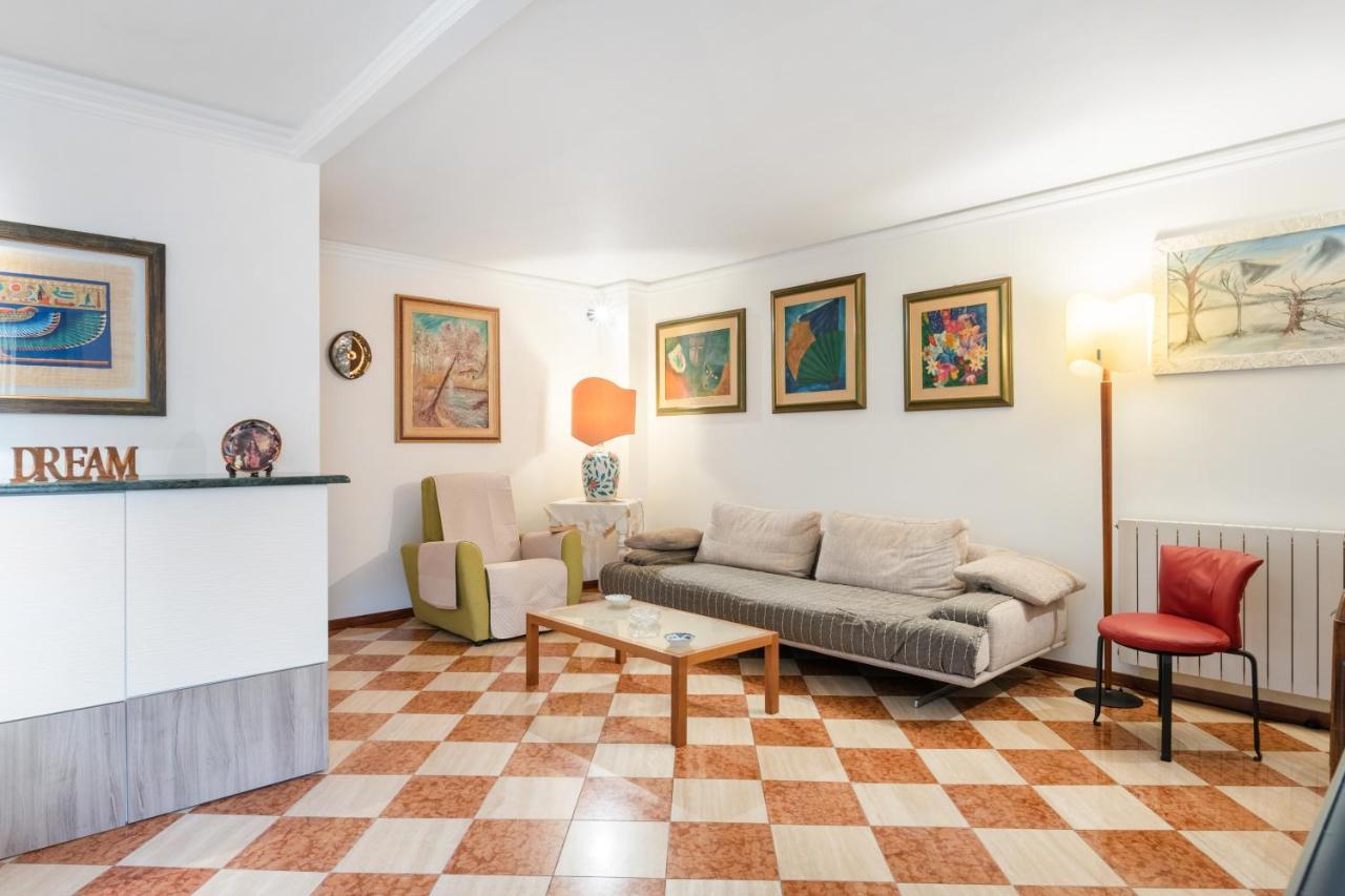 Via Etnea Cozy Apartment With Balcony Катания Екстериор снимка